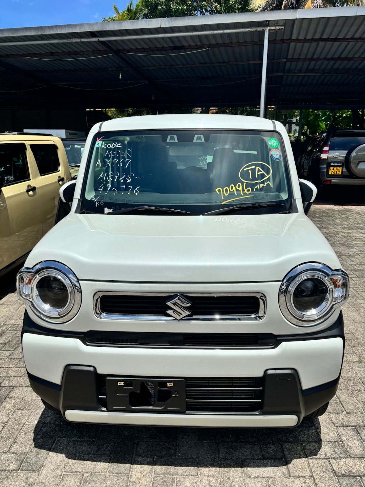 Toyota Vitz front view