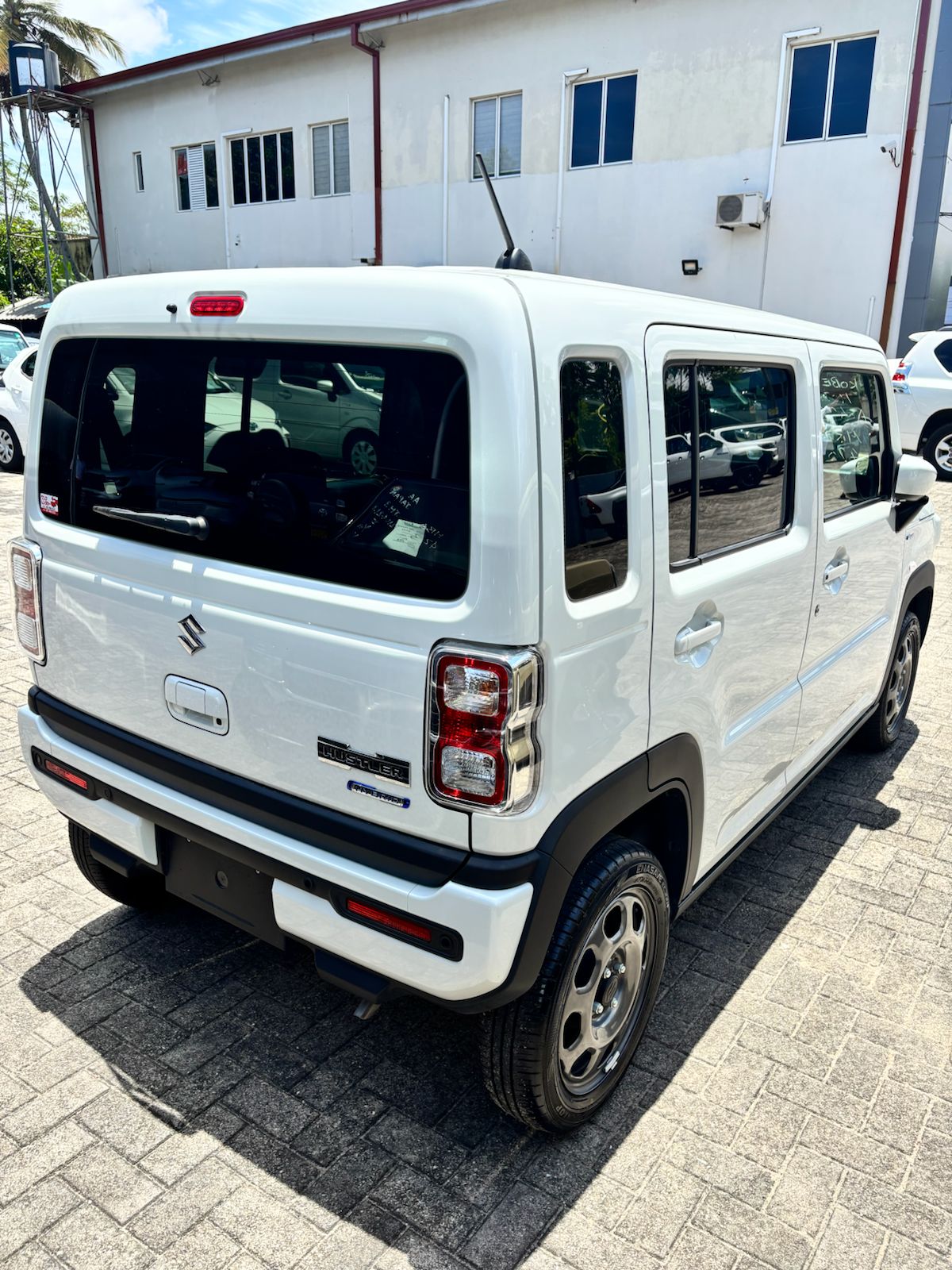 Toyota Vitz front view