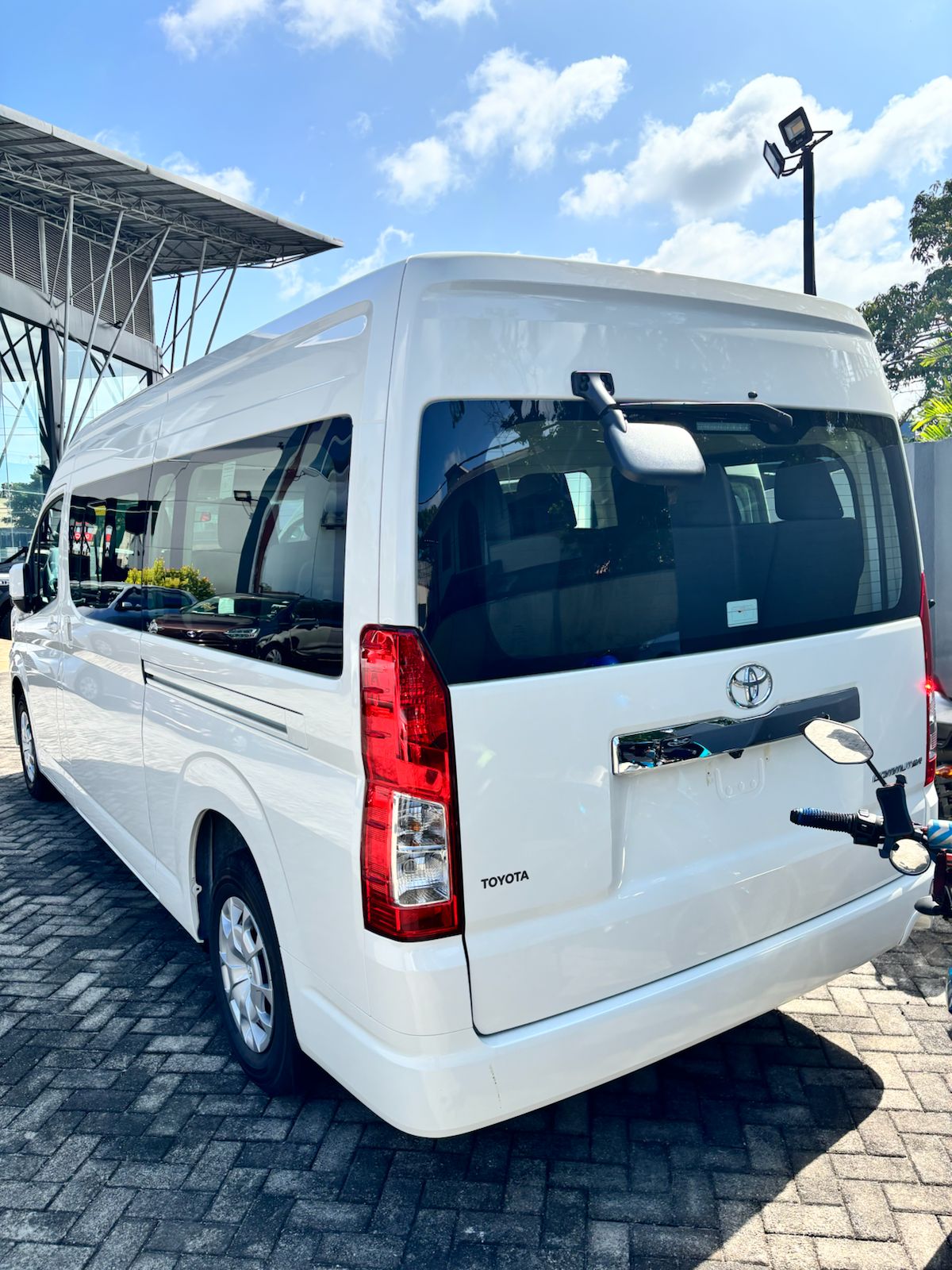 Toyota Vitz front view