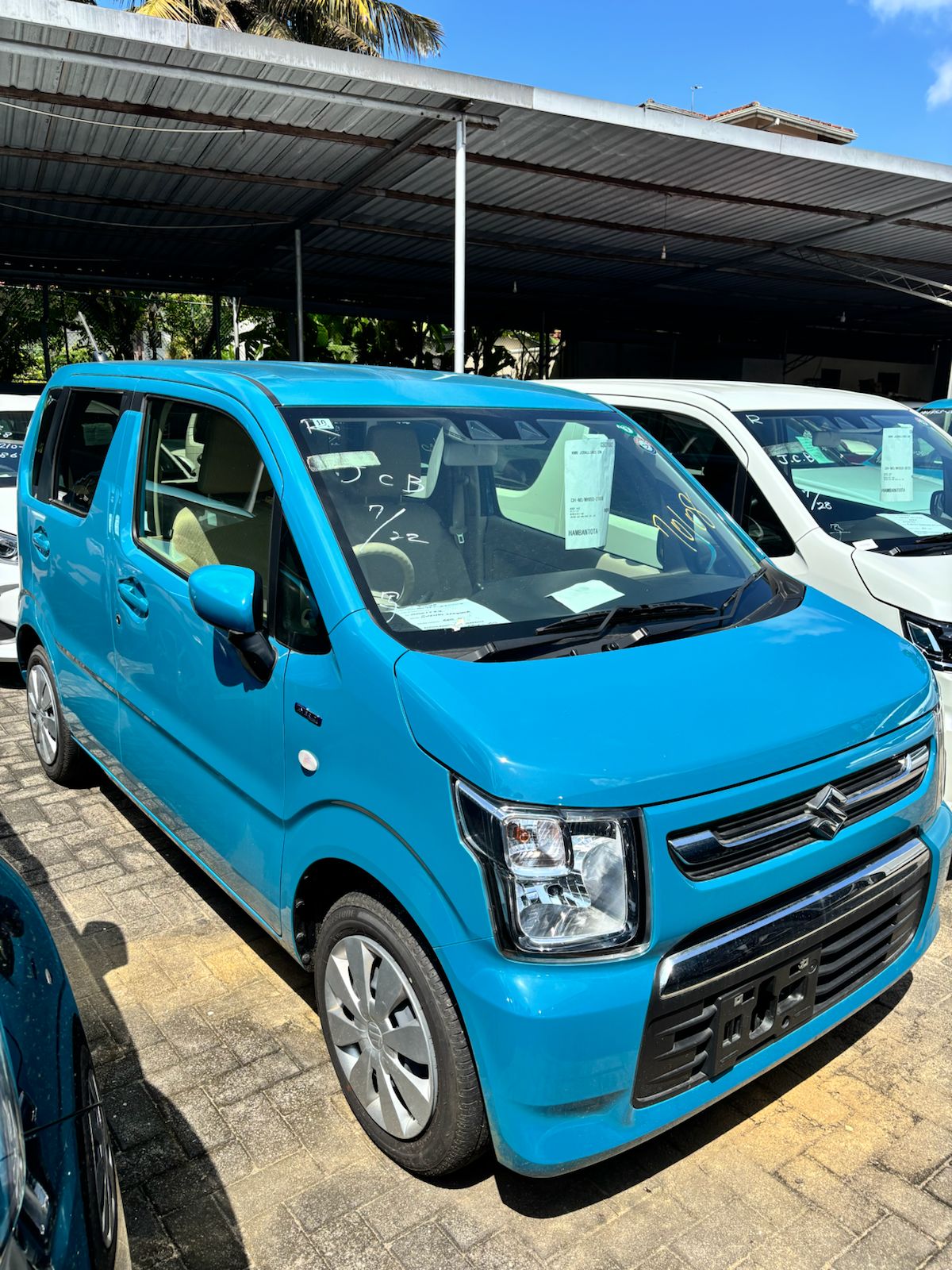 Toyota Vitz front view
