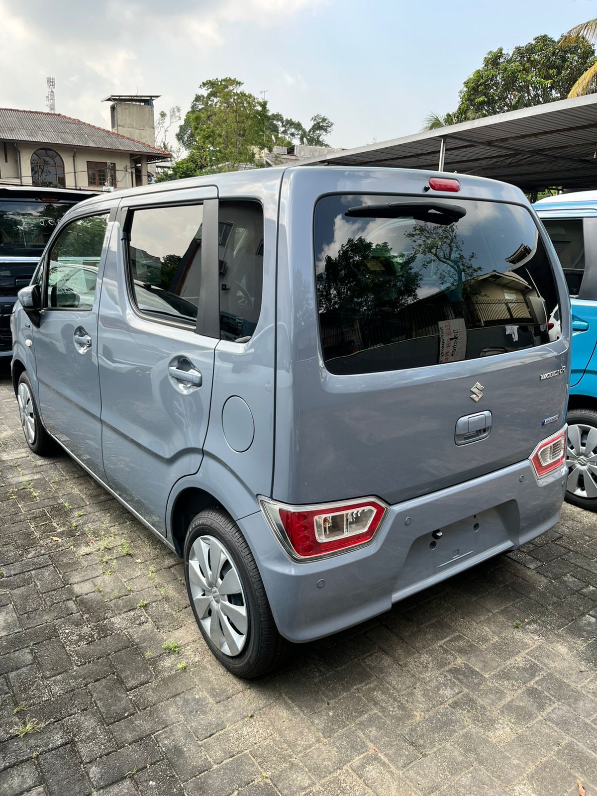 Toyota Vitz front view