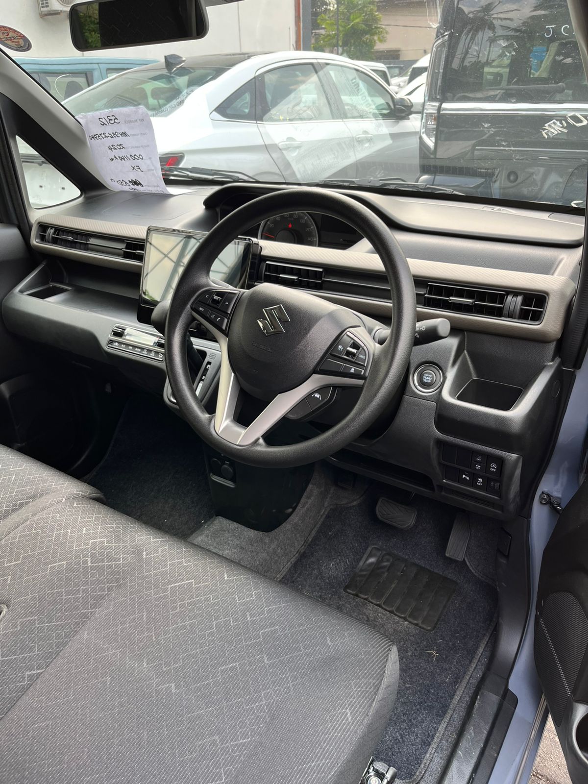 Toyota Vitz front view