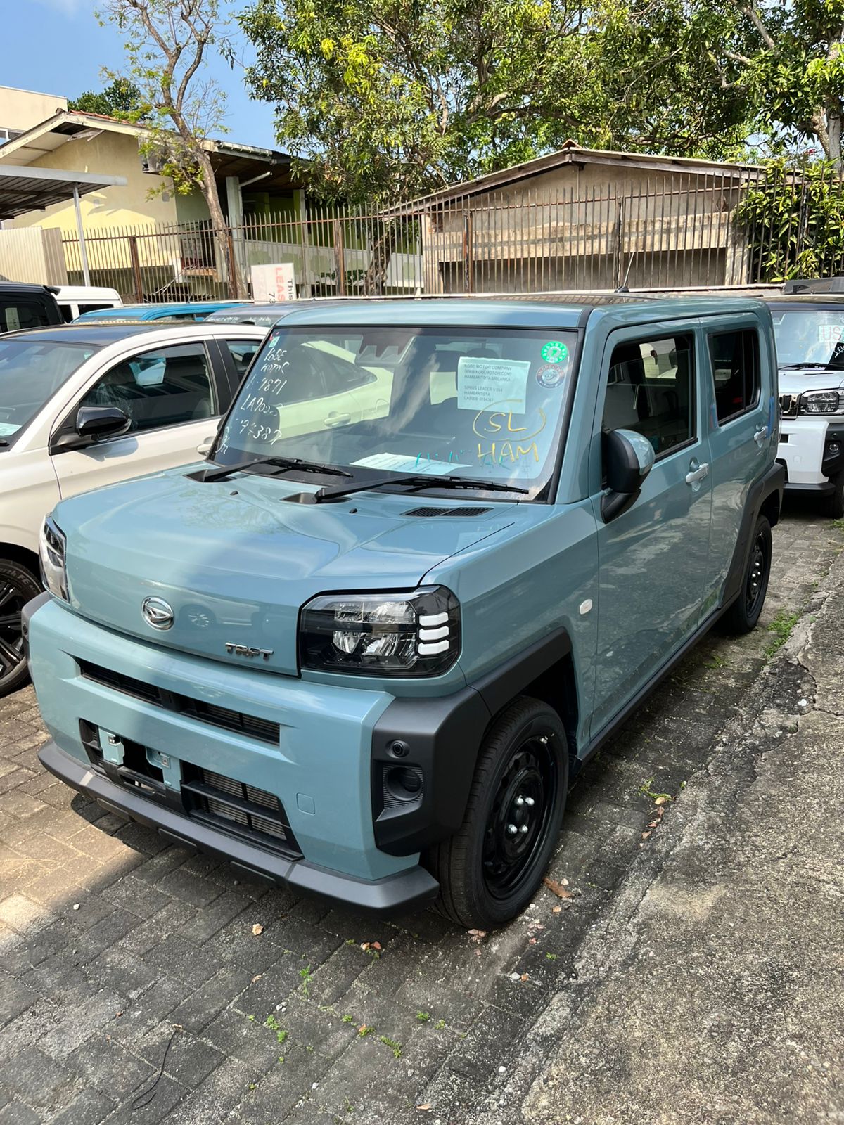 Toyota Vitz front view