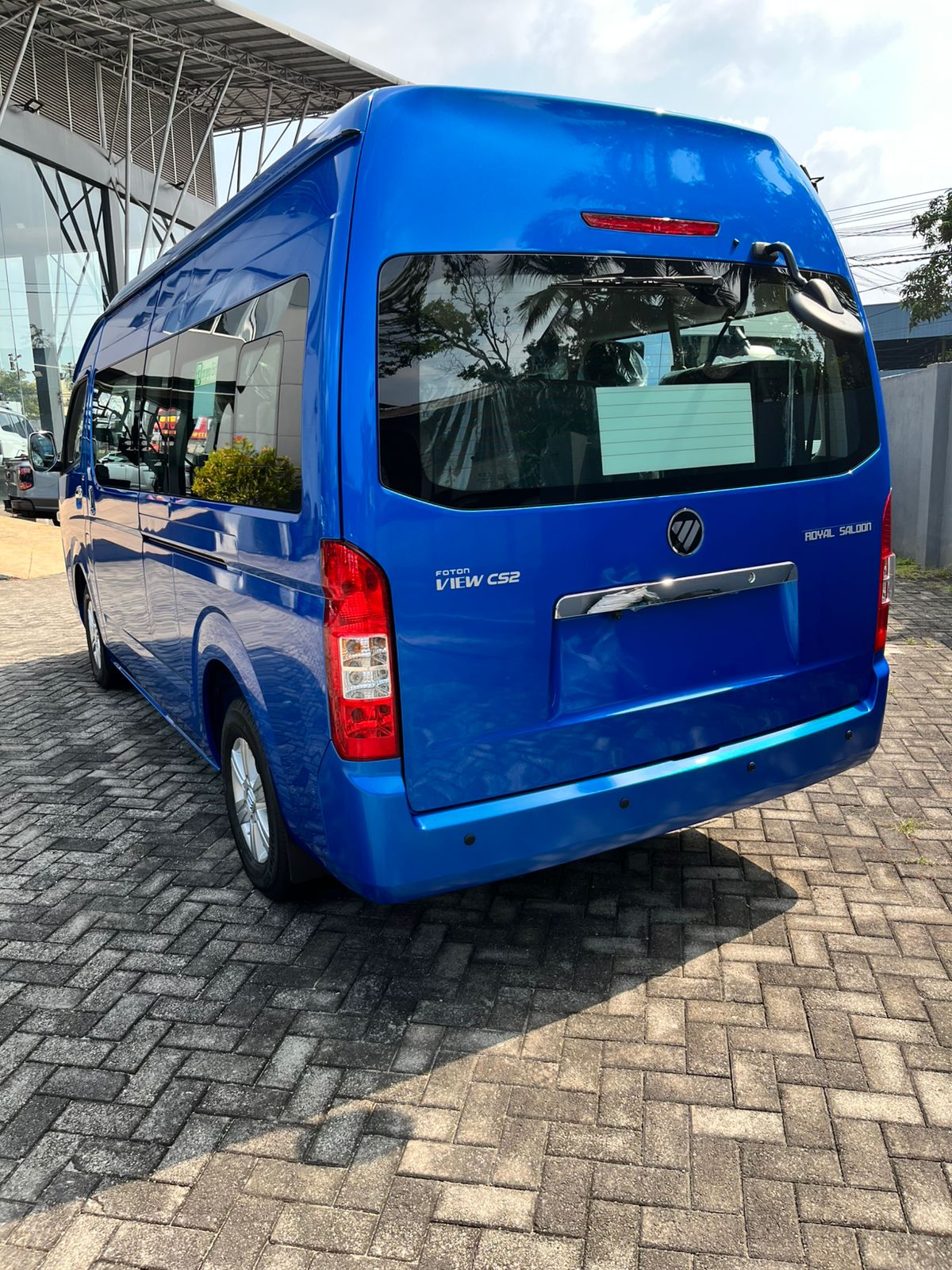 Toyota Vitz front view