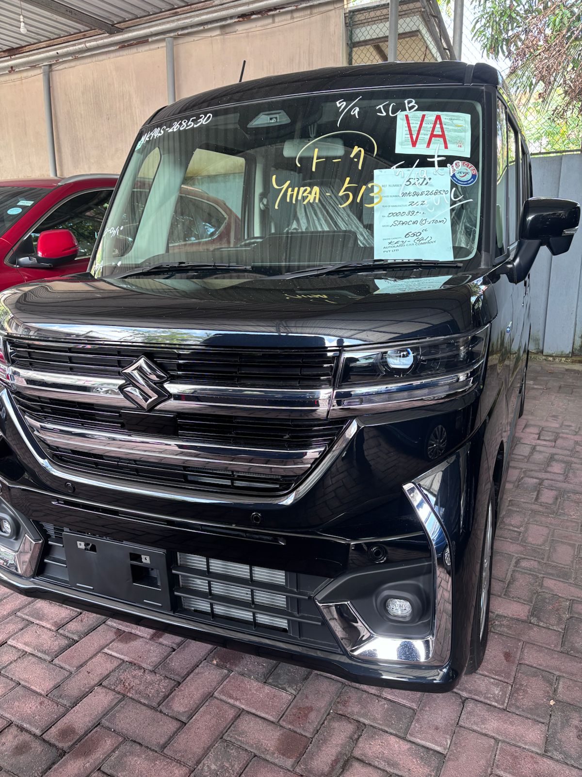 Toyota Vitz front view